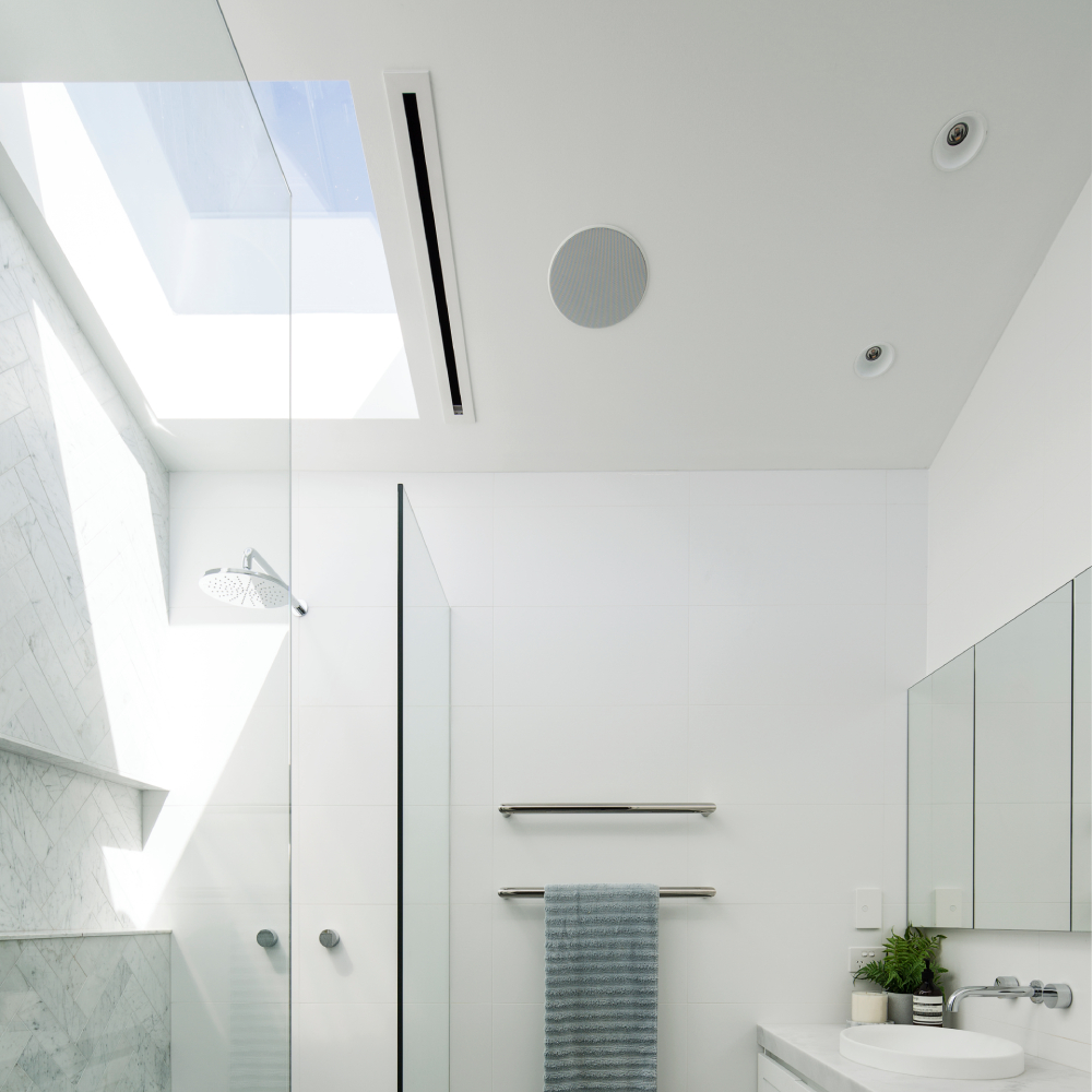 Expella Linear Slot Vent with Plenum Box 600mm - White - insitu bathroom
